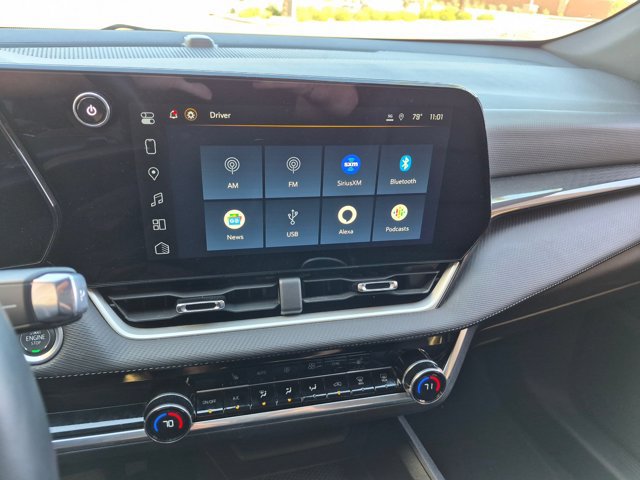Used 2025 Chevrolet Equinox LT w/ Convenience Package II FWD image 11