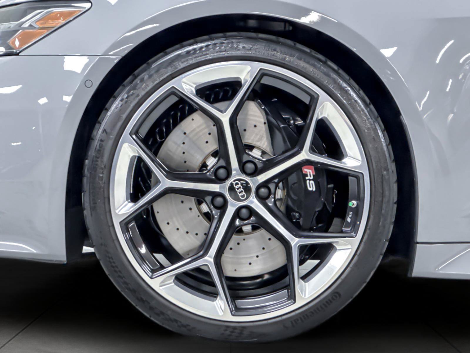 Certified 2024 Audi RS 6 performance AWD/4WD image 26