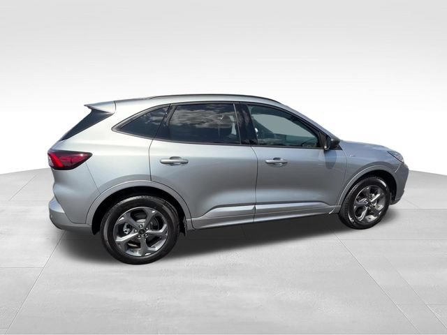Used 2024 Ford Escape ST-Line w/ Tech Pack #1 AWD/4WD image 7