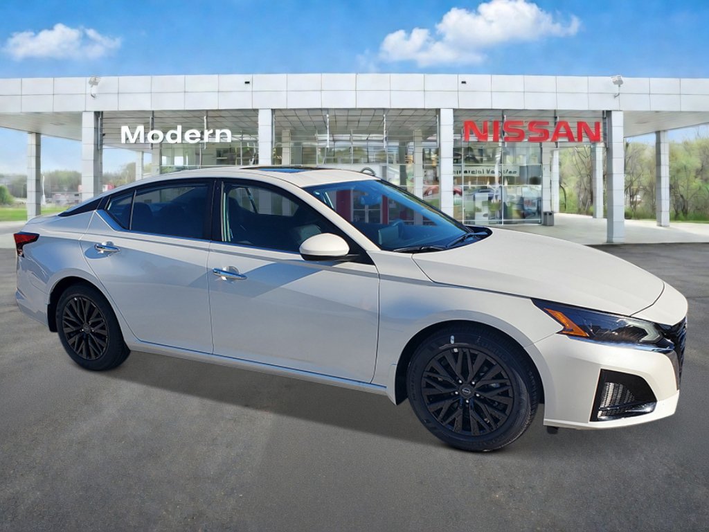New 2026 Nissan Altima 2.5 SV FWD image 2