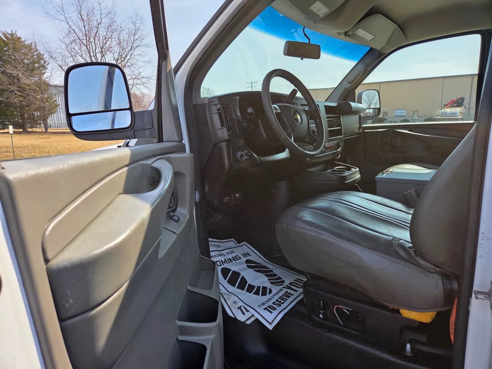 Used 2014 Chevrolet Express 2500 RWD image 13