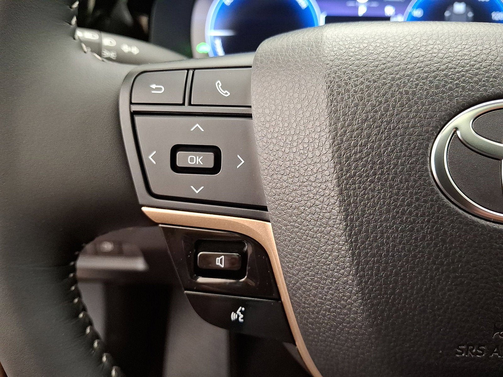 Certified 2025 Toyota Crown Signia w/ Advanced Technology Package AWD/4WD image 9