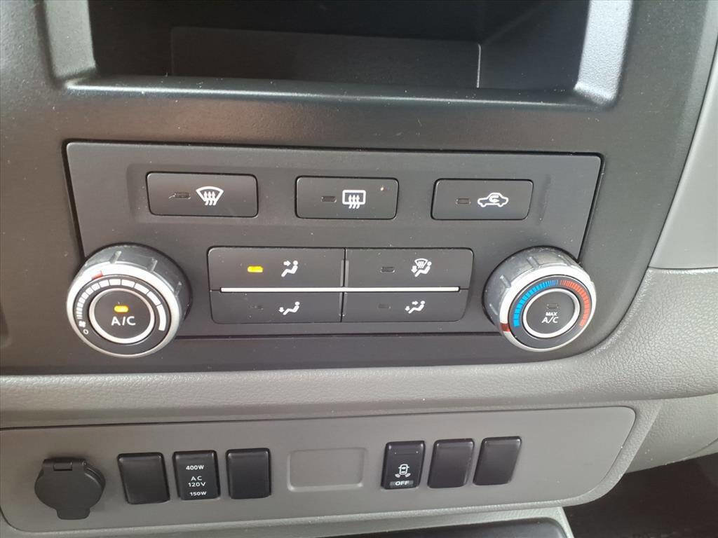 Used 2016 Nissan NV 2500 SV w/ Back Door Glass Package image 17