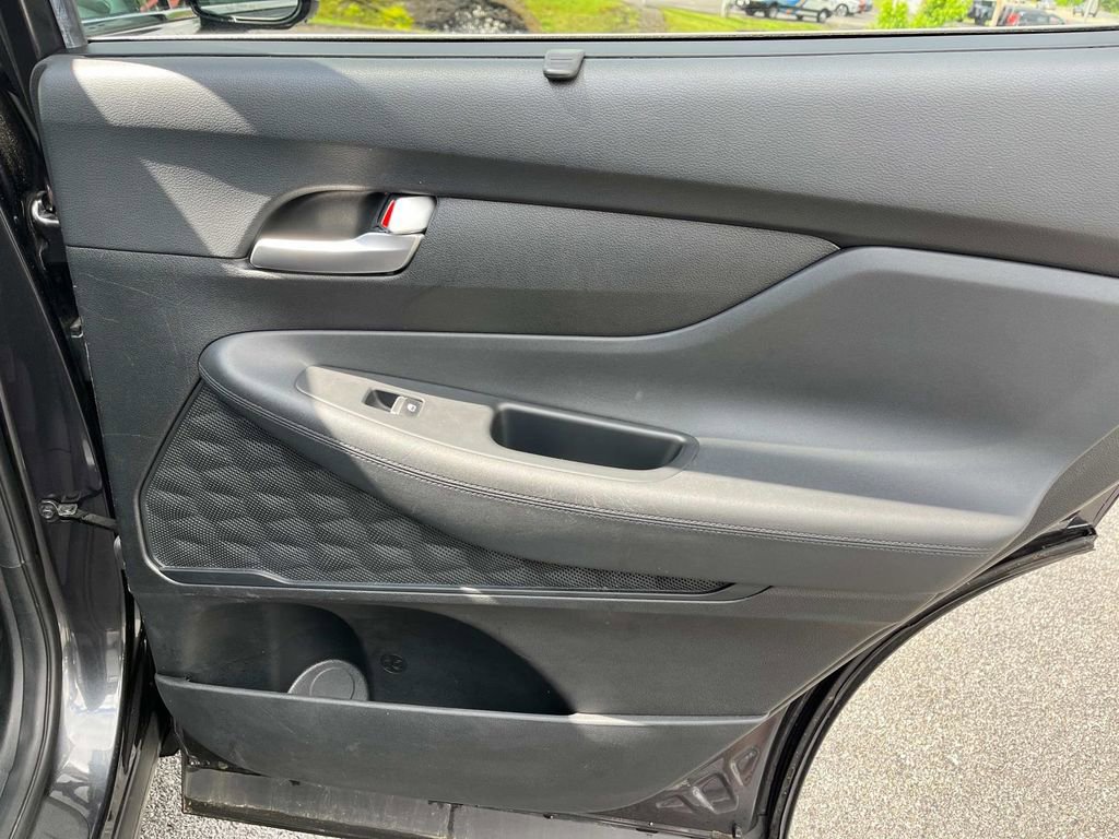 Used 2022 Hyundai Santa Fe SEL w/ Convenience Package image 18