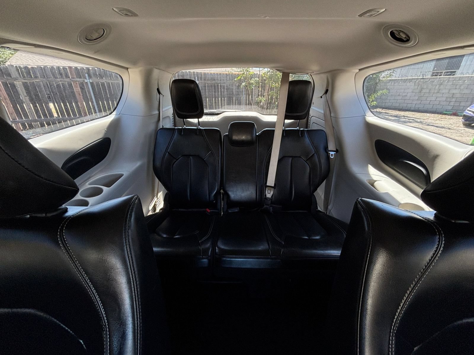 Used 2023 Chrysler Pacifica Touring-L FWD image 30