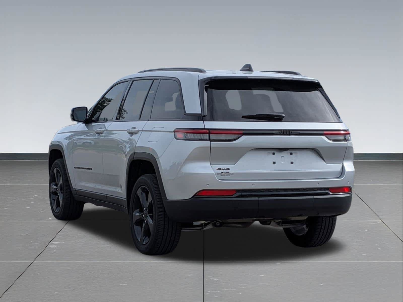 Certified 2024 Jeep Grand Cherokee Altitude AWD/4WD image 3