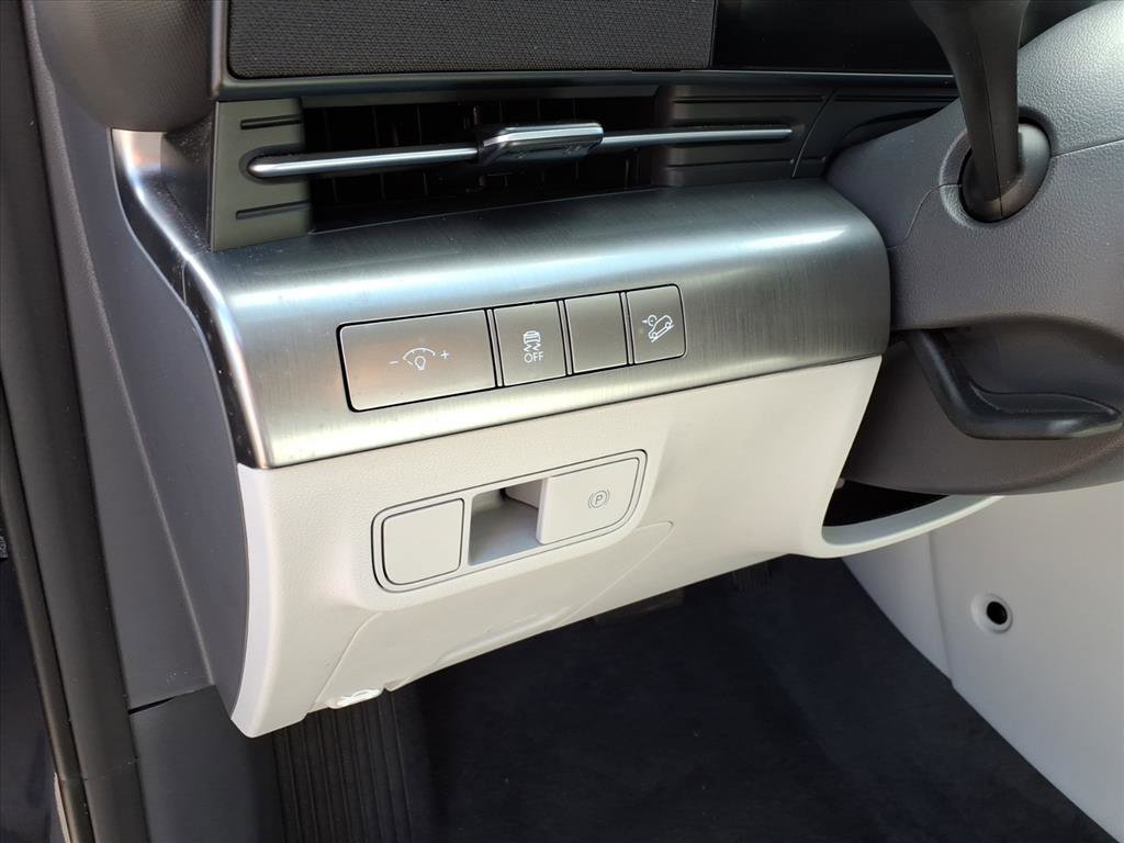 Used 2025 Hyundai Kona SEL image 10