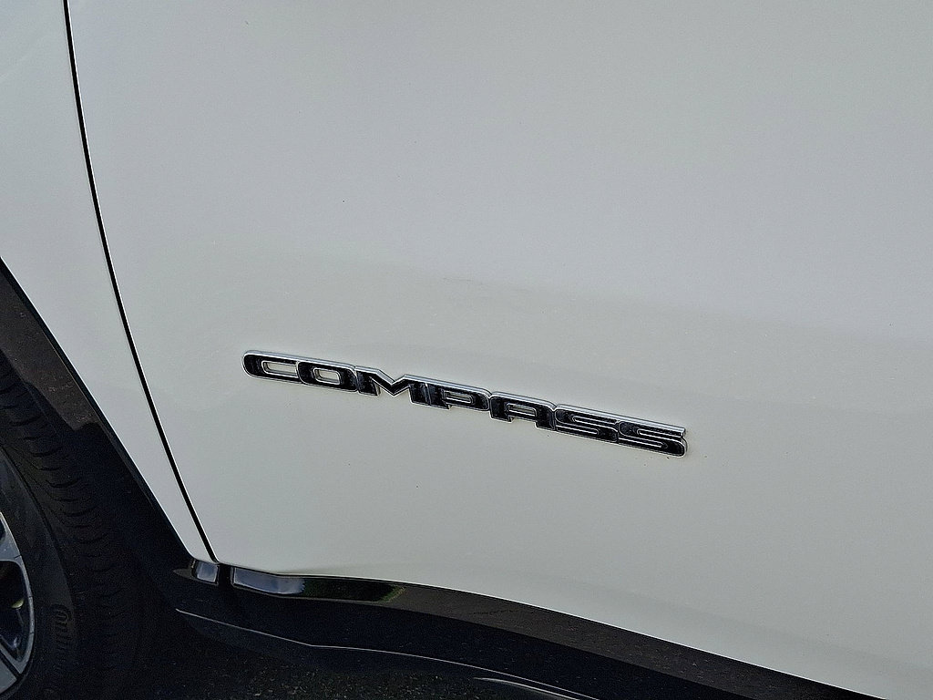 Used 2025 Jeep Compass Limited w/ Elite Group AWD/4WD image 19