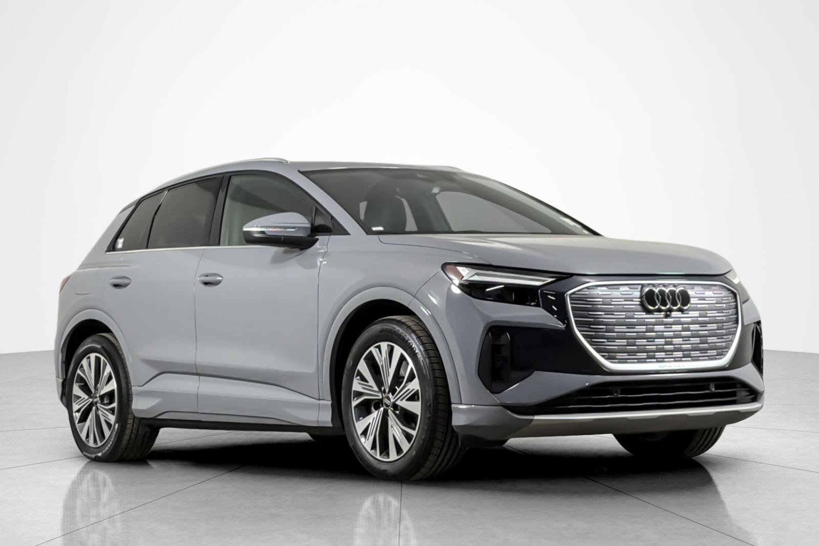 Used 2025 Audi Q4 e-tron Premium RWD image 7