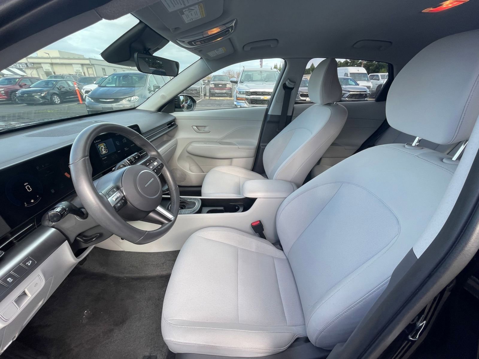 Used 2025 Hyundai Kona SEL image 27