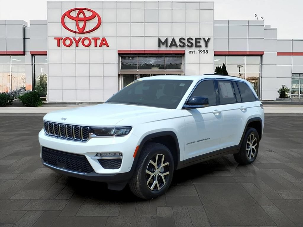 Used 2025 Jeep Grand Cherokee Limited w/ Luxury Tech Group II AWD/4WD image 7