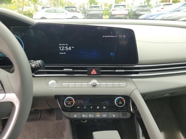 Certified 2023 Hyundai Elantra SEL w/ Convenience Package image 24