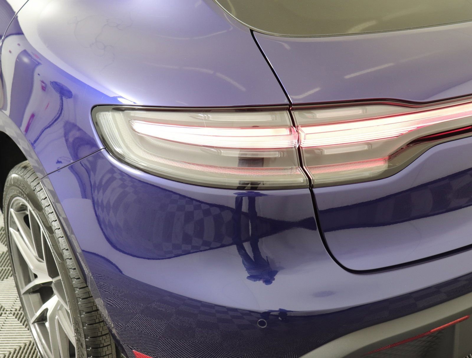 Certified 2025 Porsche Macan image 14