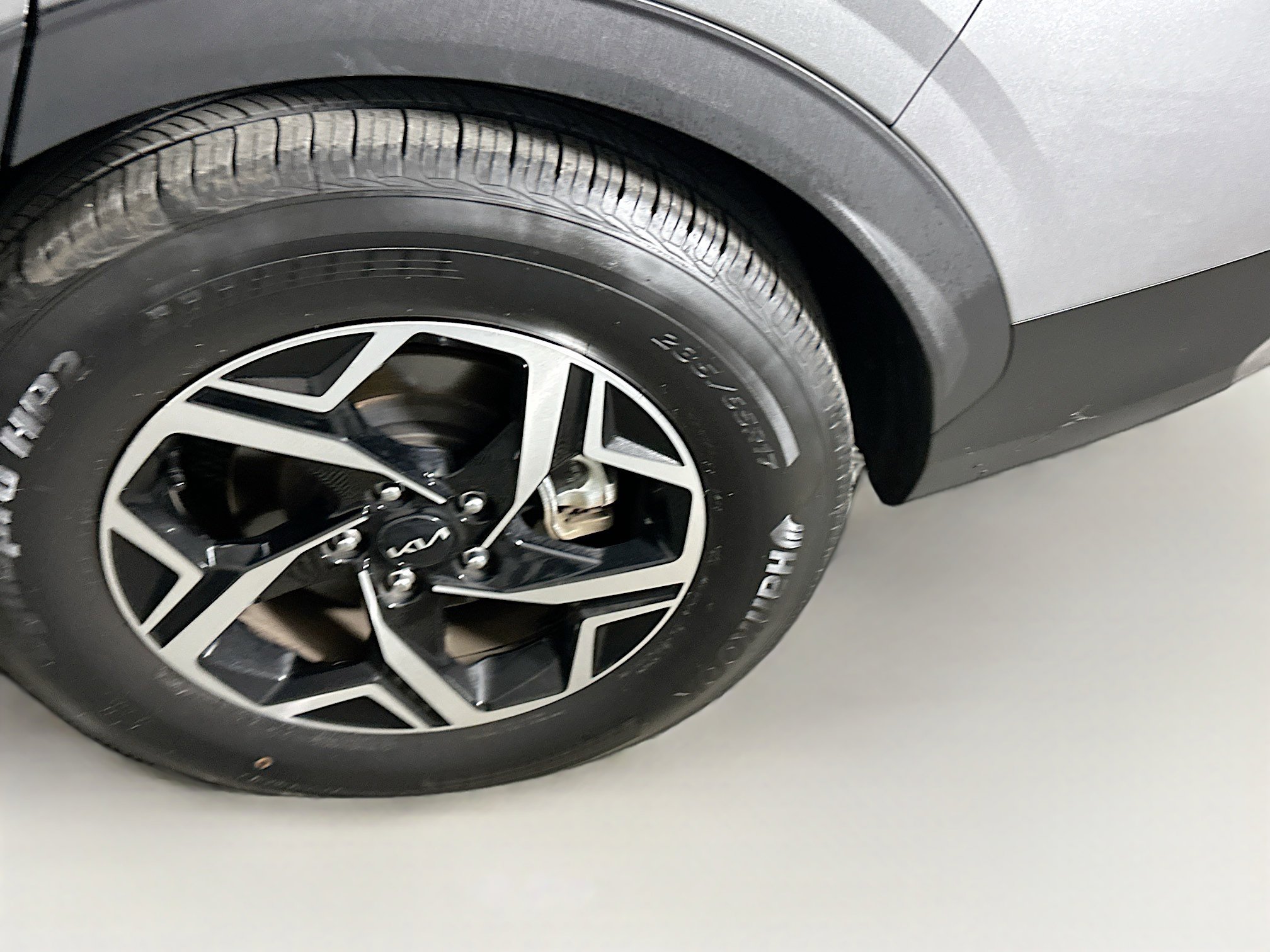 Used 2025 Kia Sportage LX image 11