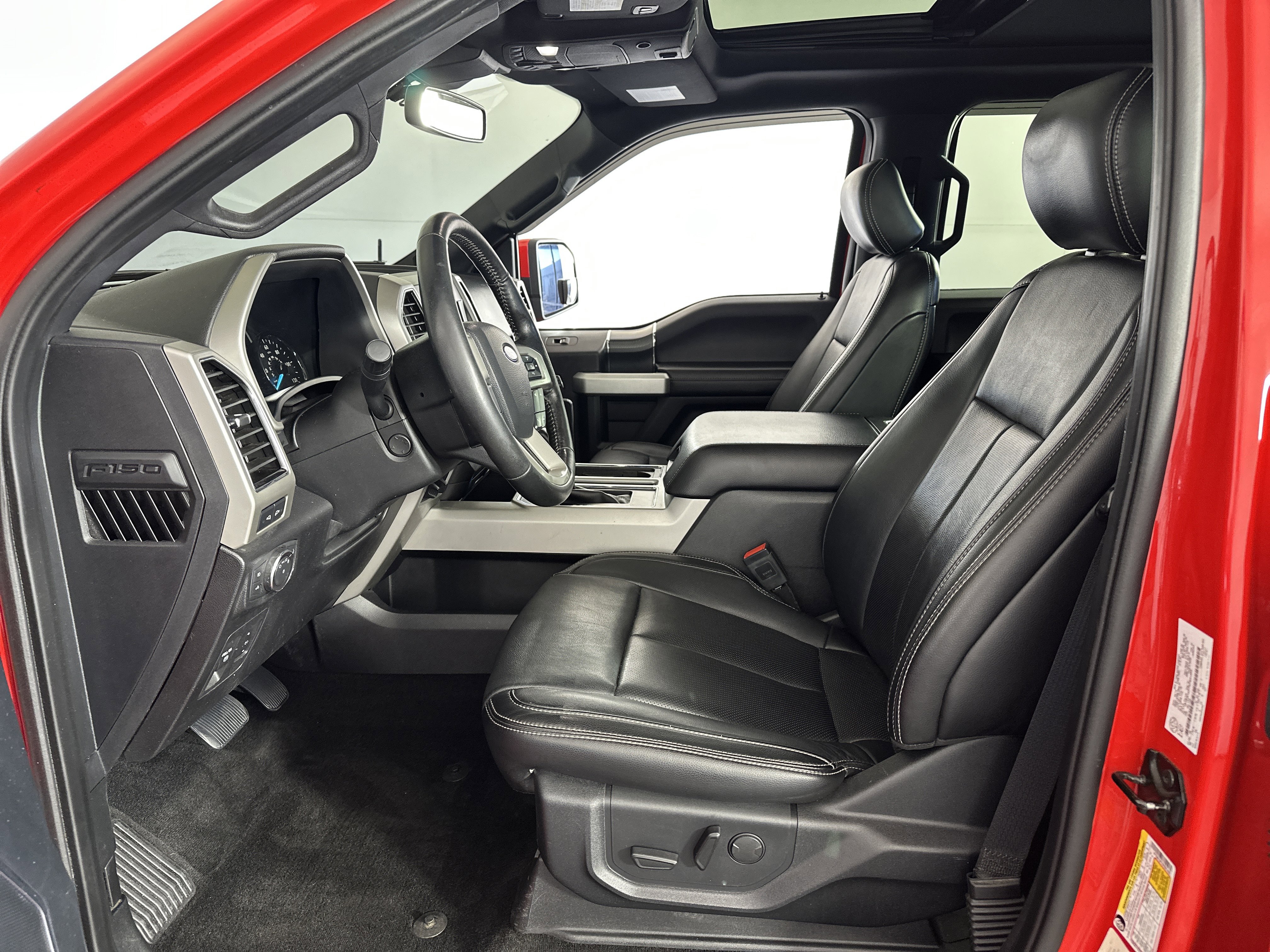 Used 2019 Ford F150 Lariat w/ Equipment Group 502A Luxury image 6