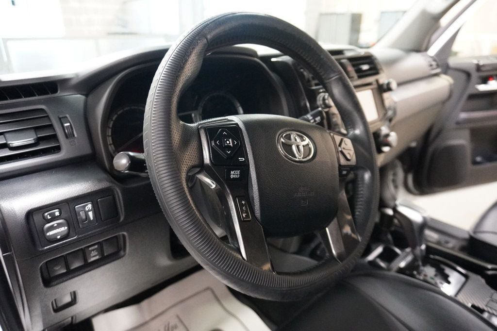 Used 2017 Toyota 4Runner TRD Off-Road AWD/4WD image 11