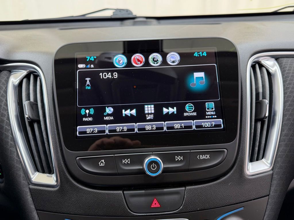Used 2018 Chevrolet Malibu LT FWD image 25