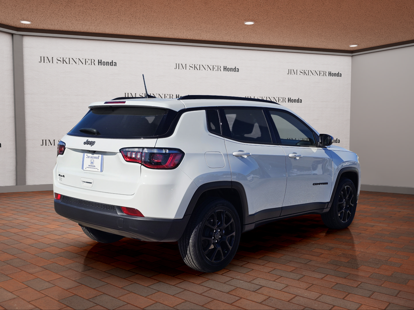Used 2026 Jeep Compass Latitude AWD/4WD image 8