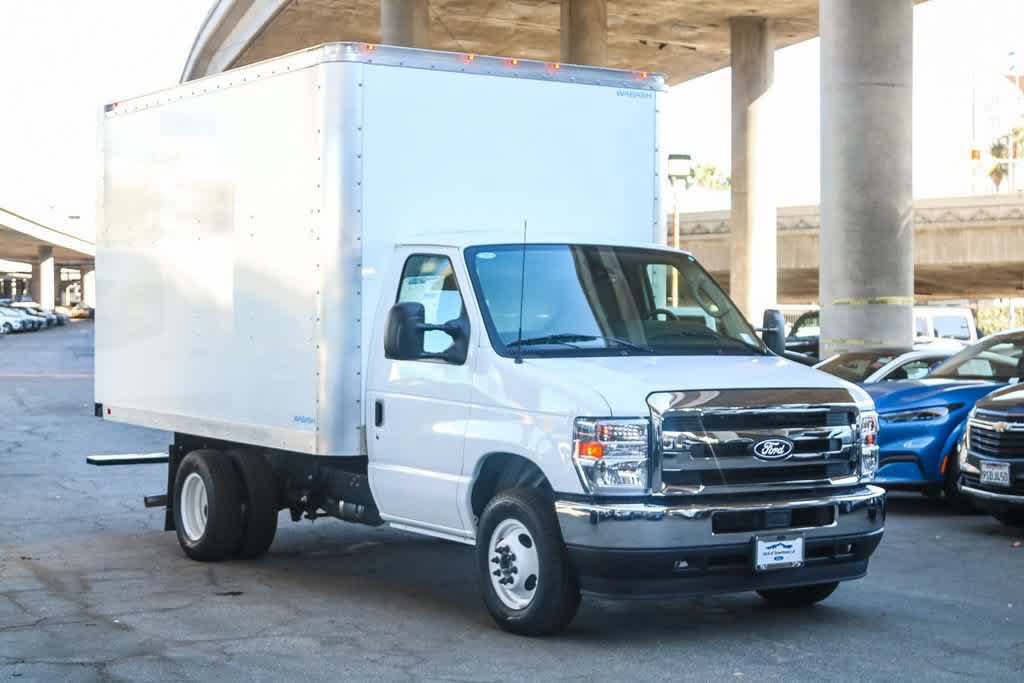 New 2026 Ford E-350 and Econoline 350 Super Duty w/ Power Equipment Group RWD image 5