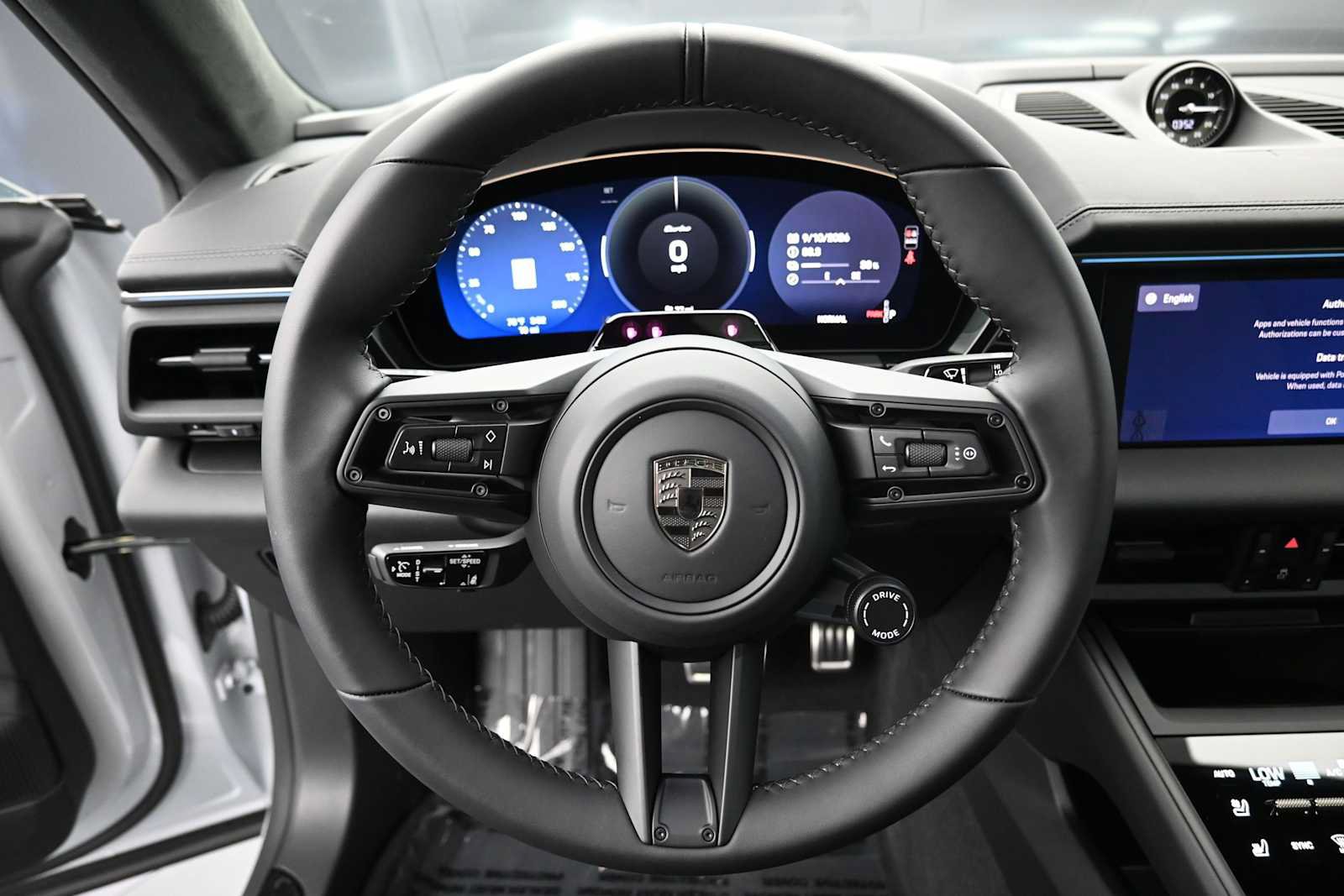 New 2026 Porsche Macan Turbo Electric AWD/4WD image 7
