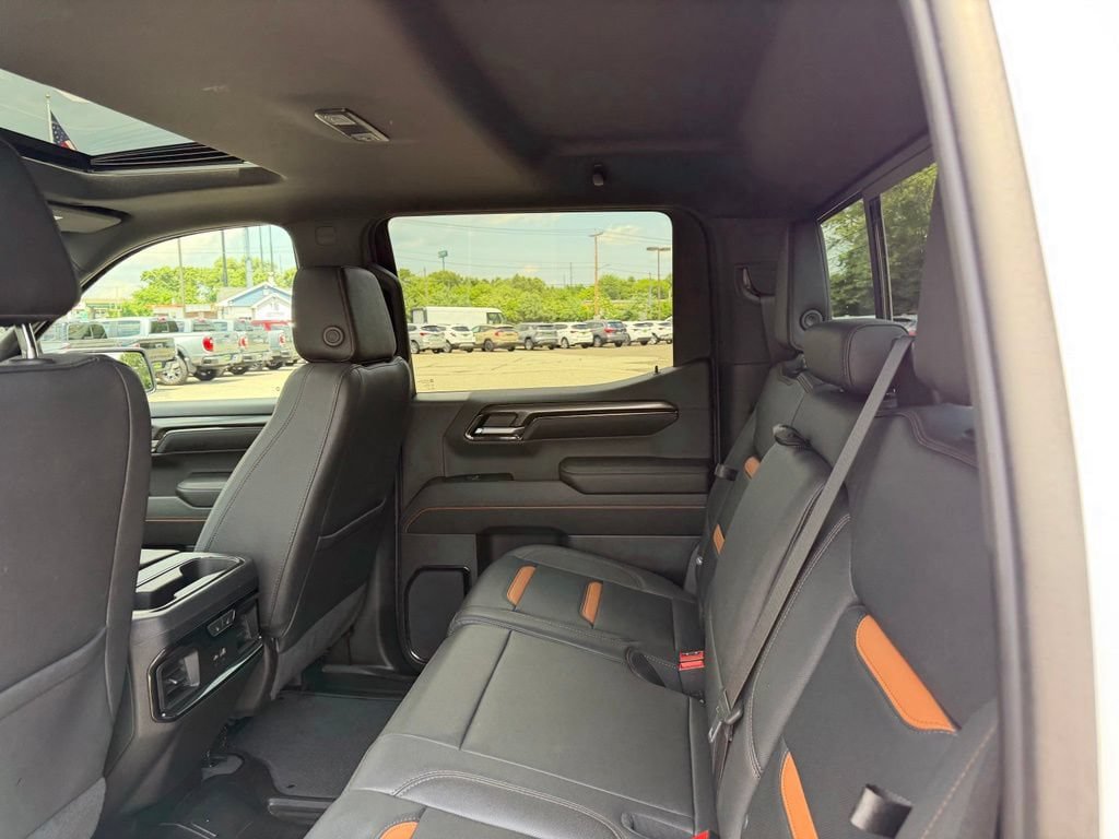 Used 2023 GMC Sierra 1500 AT4 w/ AT4 Preferred Package AWD/4WD image 12