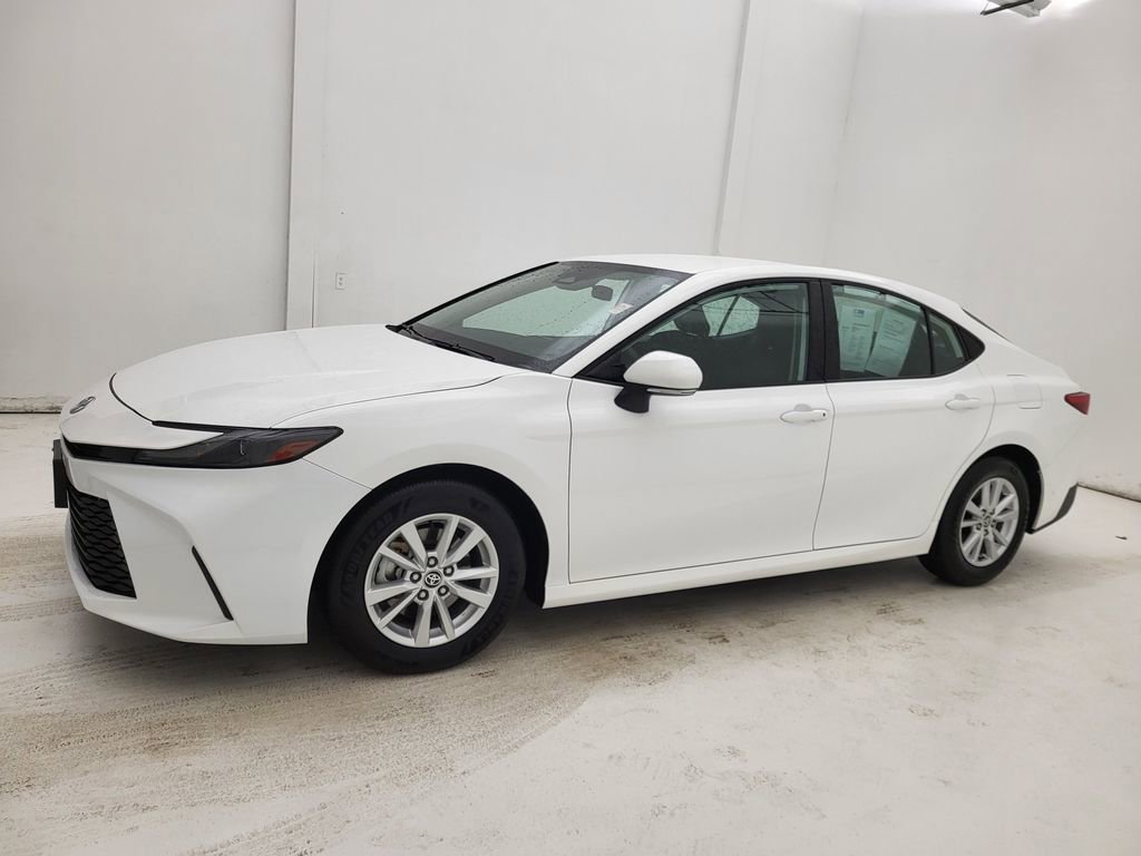Used 2025 Toyota Camry LE FWD image 16