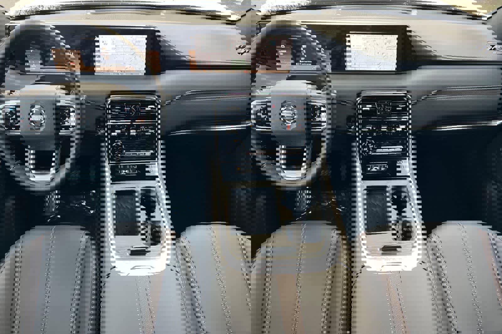 New 2026 Nissan Armada SL w/ Captain's Chari Seat Package image 4