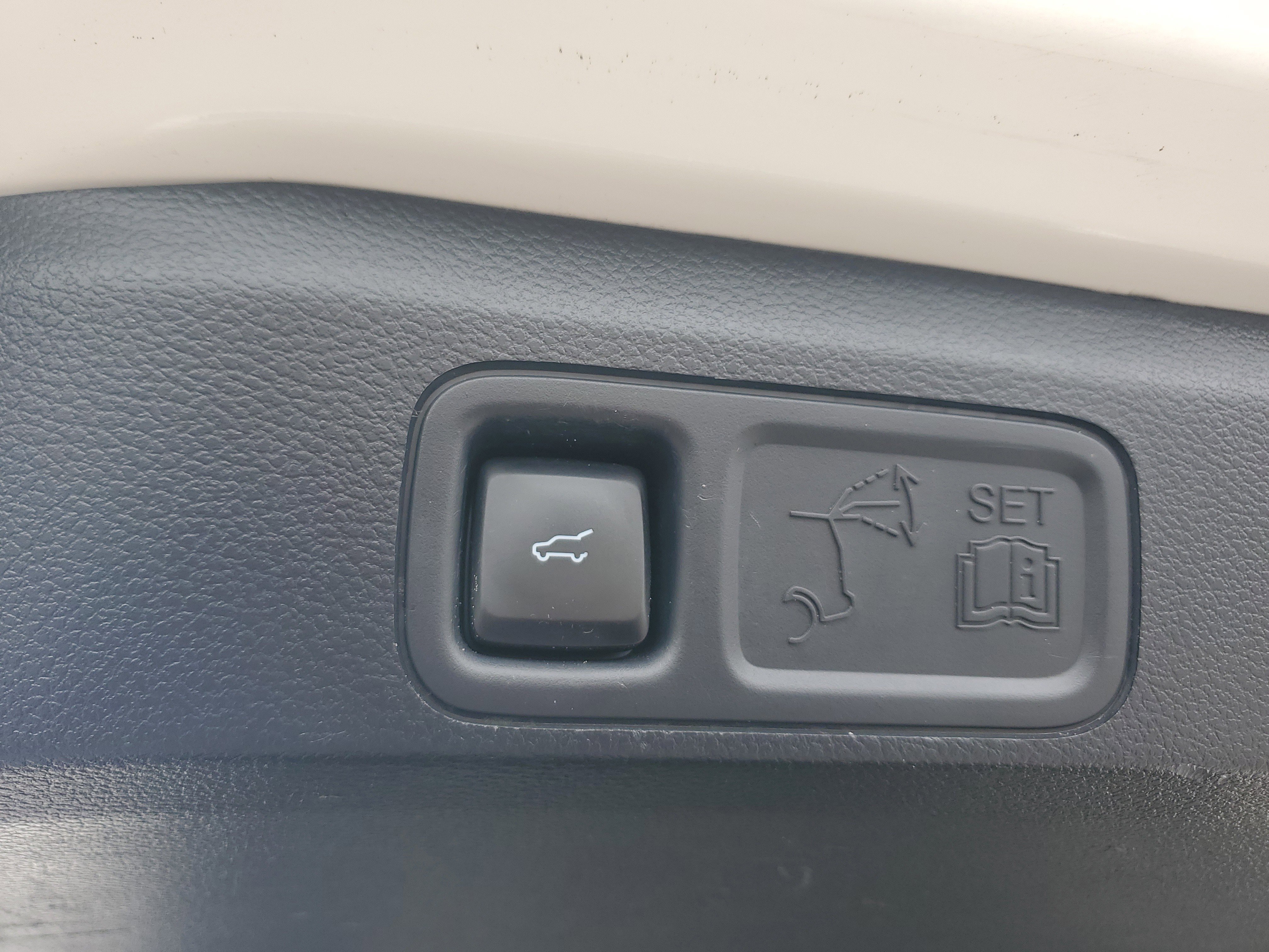 Used 2022 Ford Expedition XLT image 17