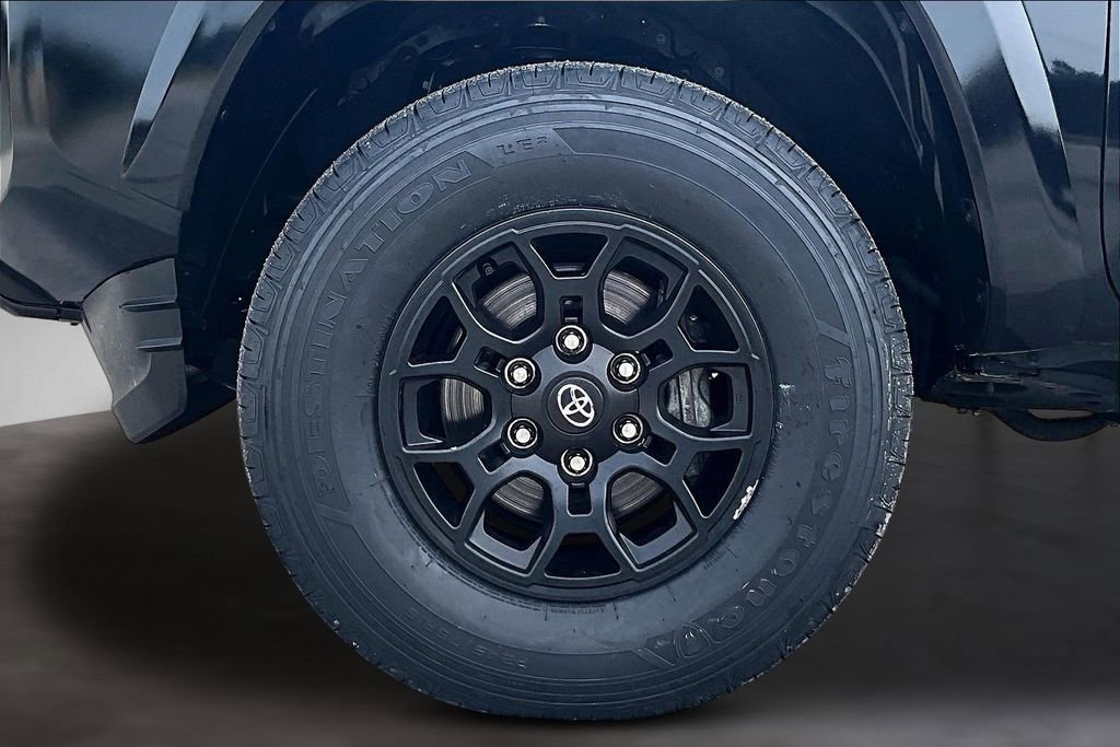 Used 2022 Toyota Tacoma SR5 w/ Technology Package RWD image 33