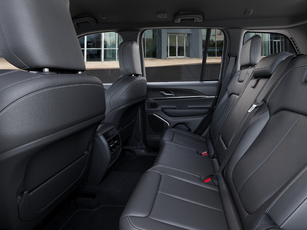 New 2027 Jeep Grand Cherokee Limited AWD/4WD image 23
