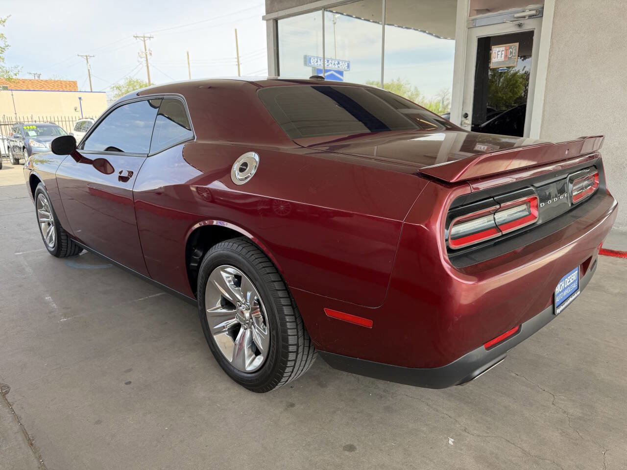 Used 2018 Dodge Challenger SXT image 4