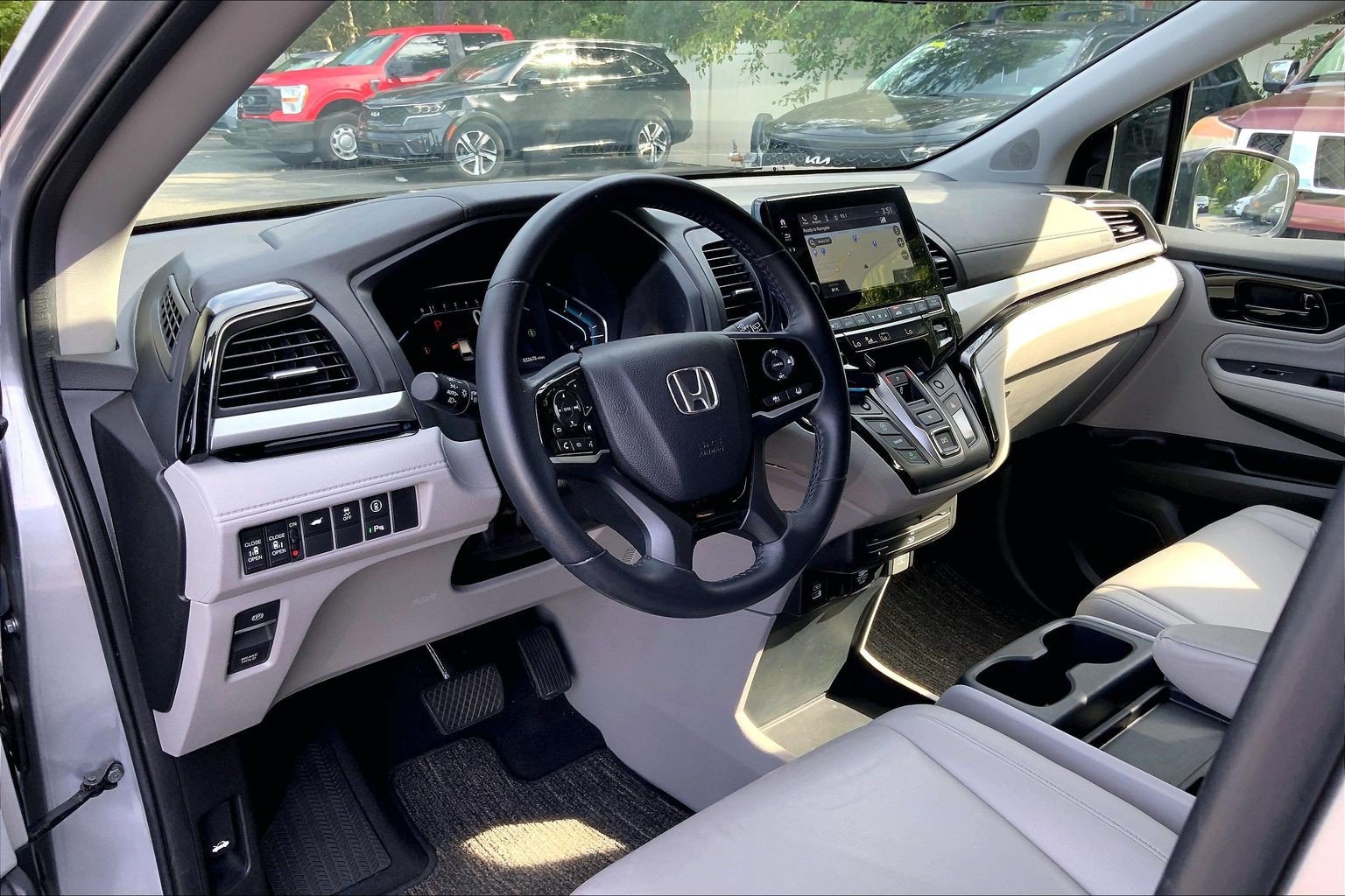 Used 2023 Honda Odyssey Touring image 17