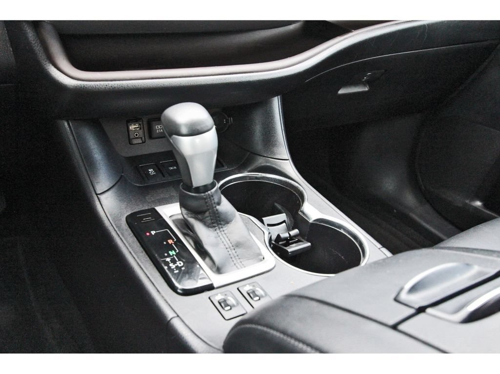 Used 2017 Toyota Highlander XLE FWD image 31
