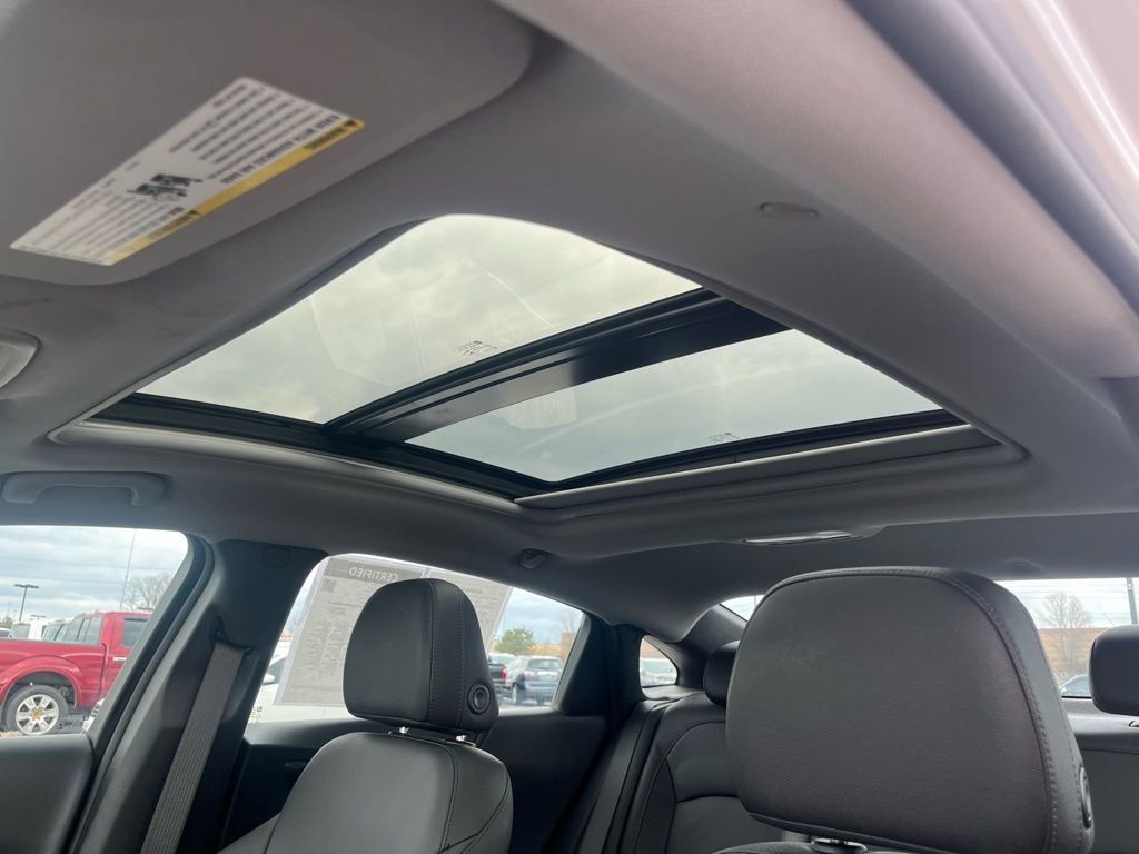 Used 2022 Chevrolet Malibu LT w/ Leather Package image 21