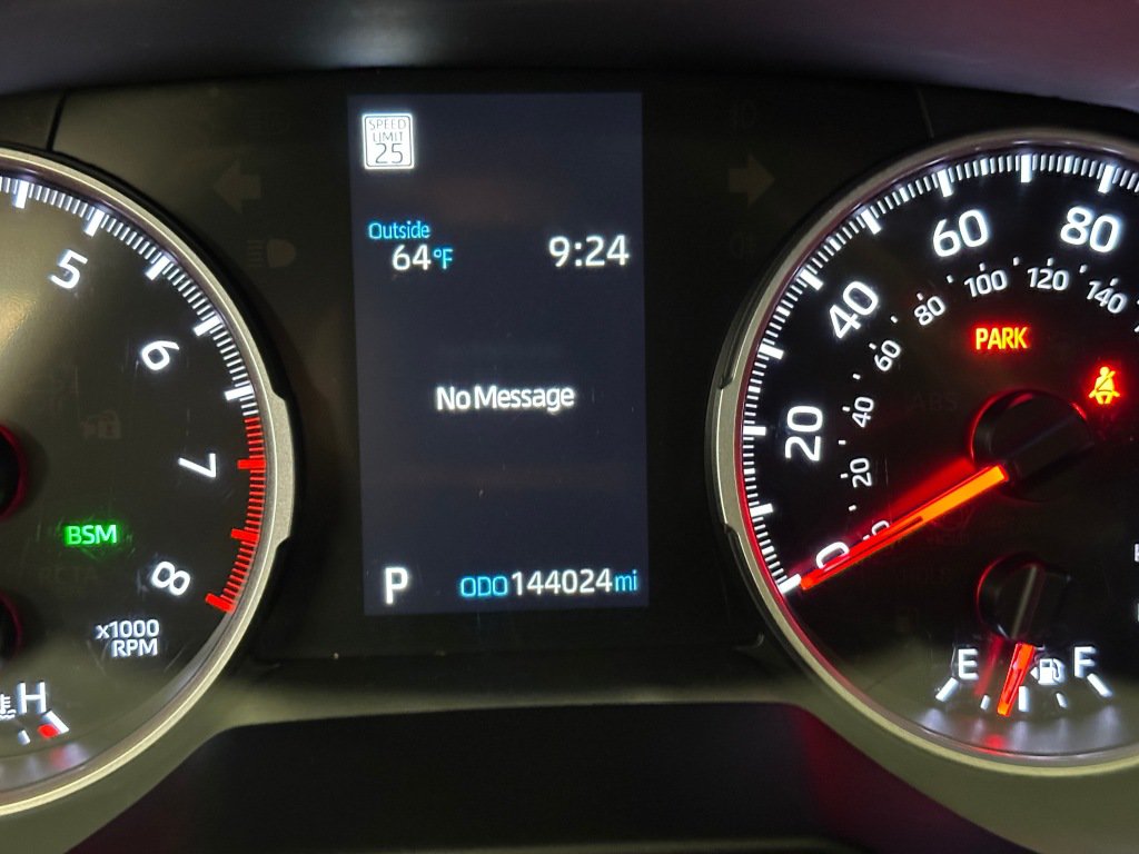 Used 2021 Toyota RAV4 XLE w/ Convenience Package AWD/4WD image 3
