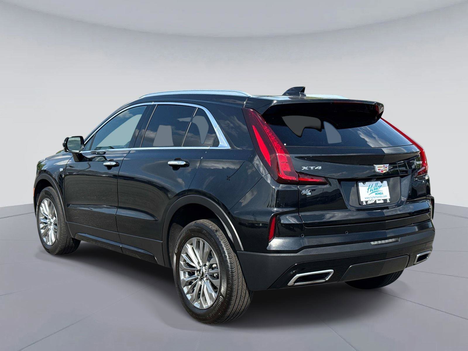 Used 2025 Cadillac XT4 Premium Luxury FWD image 6