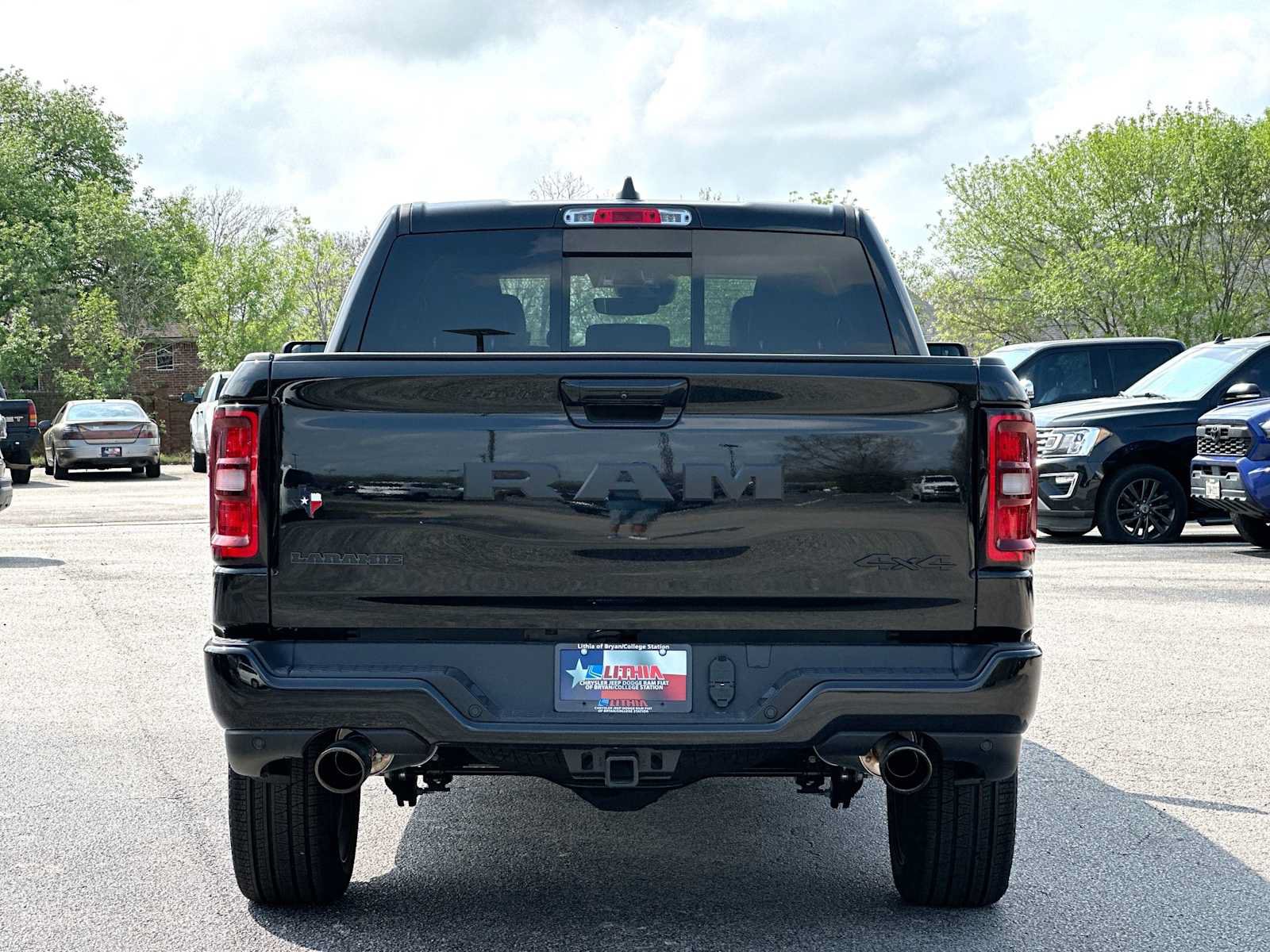 New 2026 RAM 1500 Laramie w/ Night Edition AWD/4WD image 14