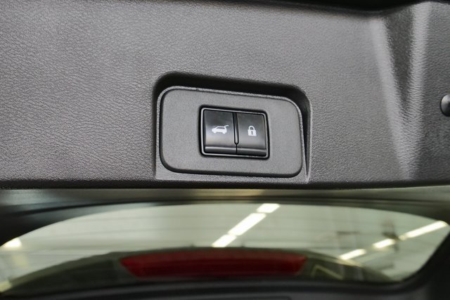 Used 2025 Nissan Rogue SV image 14