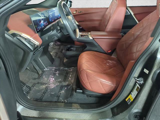 Used 2023 BMW iX M60 w/ Executive Package image 17