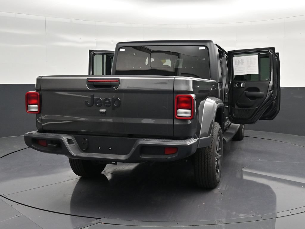 Used 2025 Jeep Gladiator Sport AWD/4WD image 35