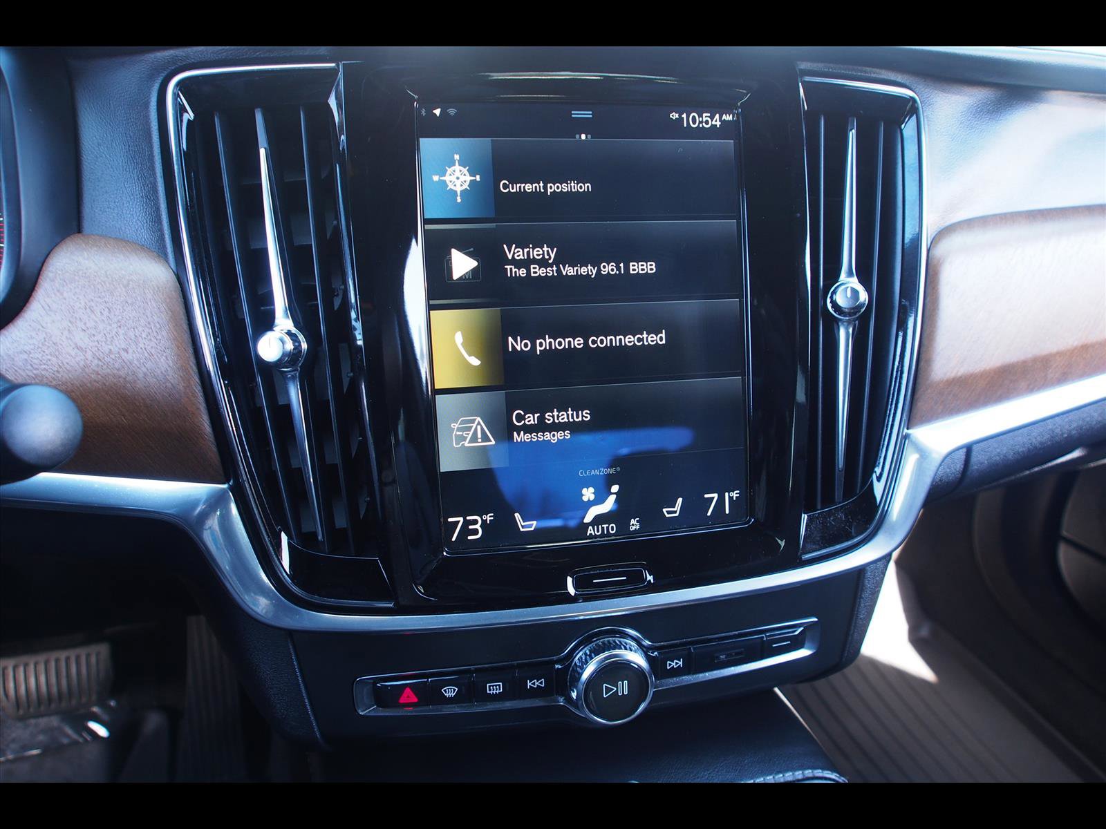 Used 2017 Volvo S90 T6 Inscription w/ Vision Package image 27