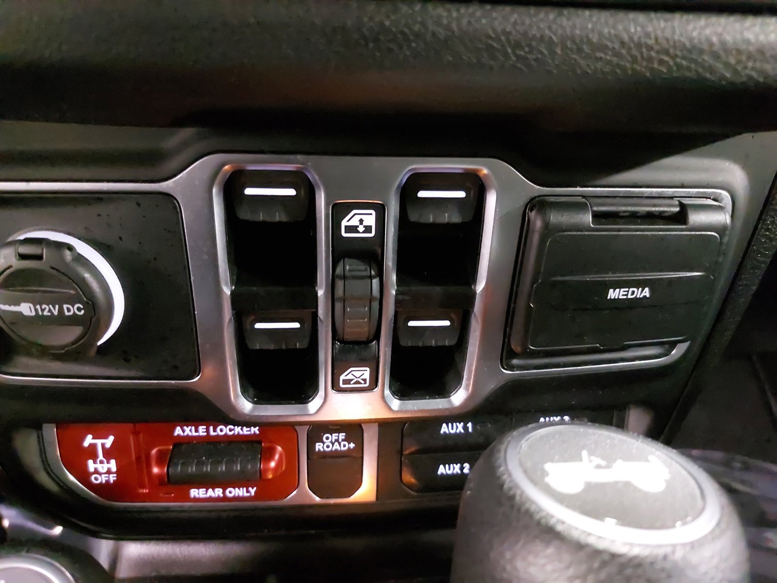 Used 2025 Jeep Wrangler Willys image 27