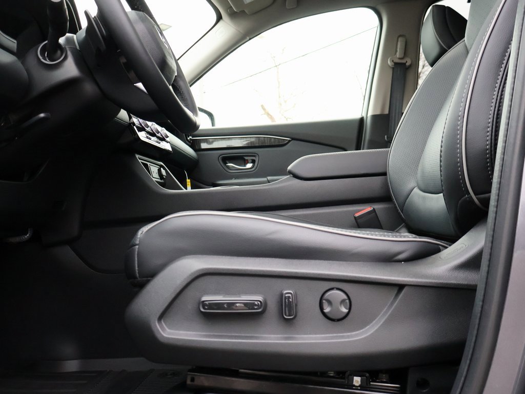 Certified 2025 Honda Pilot Elite image 34