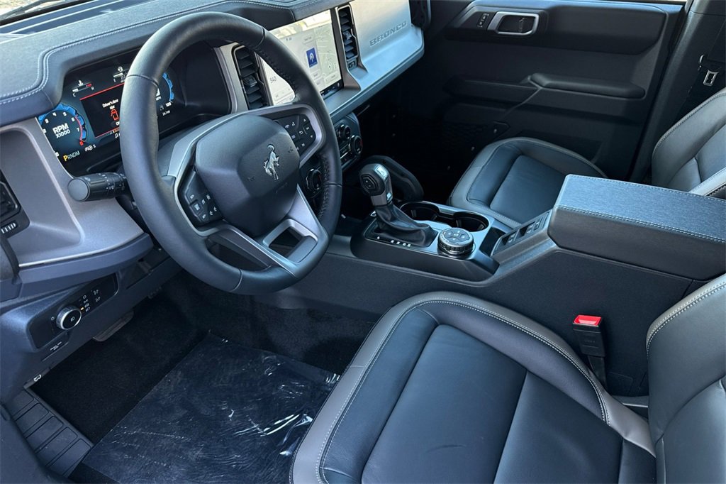 New 2025 Ford Bronco Outer Banks w/ Sasquatch Package image 7