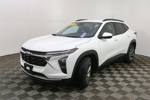 Used 2025 Chevrolet Trax LT w/ Driver Confidence Package FWD image 5