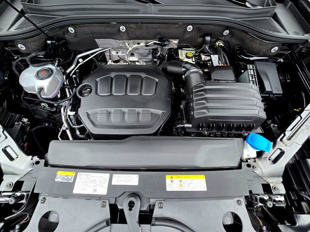 Used 2024 Volkswagen Atlas Cross Sport SEL Premium R-Line image 36