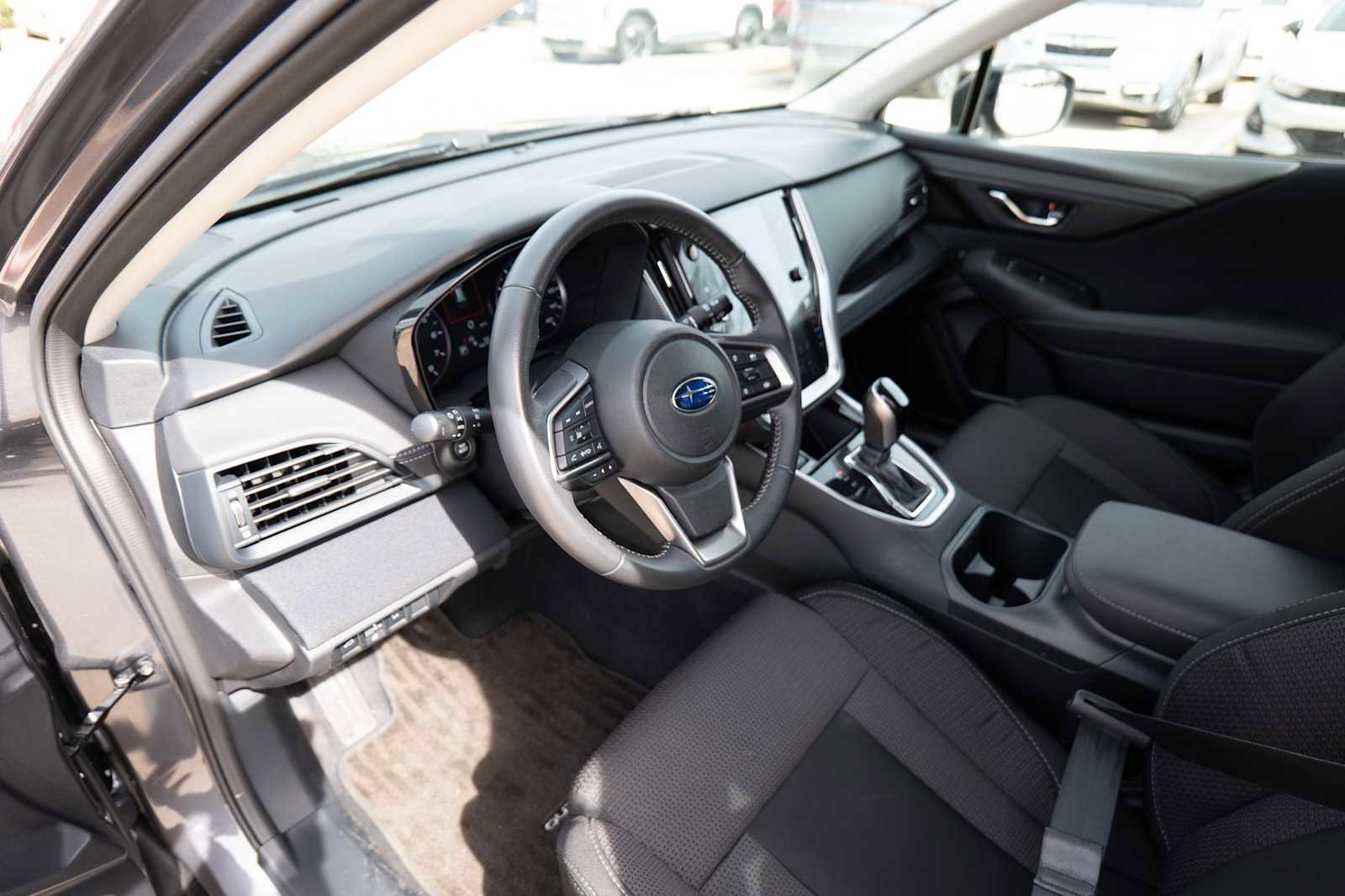 Used 2025 Subaru Outback Premium image 9