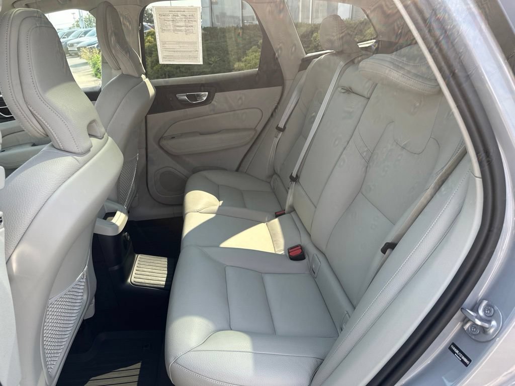 Certified 2025 Volvo XC60 T8 Core w/ Protection Package Premier AWD/4WD image 38