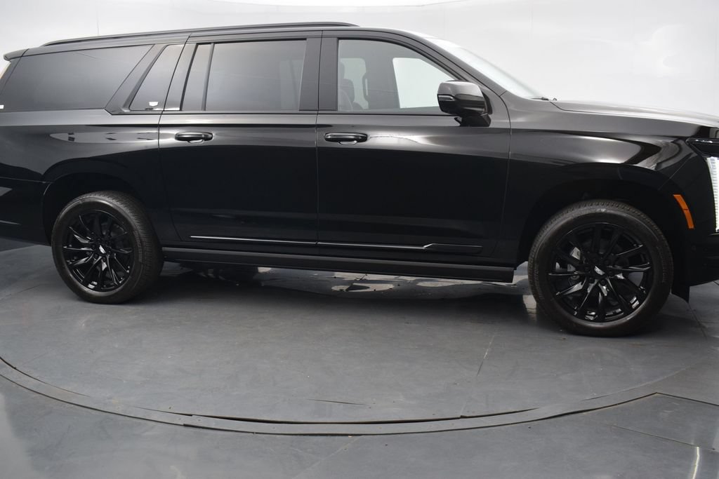 Certified 2026 Cadillac Escalade ESV Sport w/ LPO, ONYX Package AWD/4WD image 7