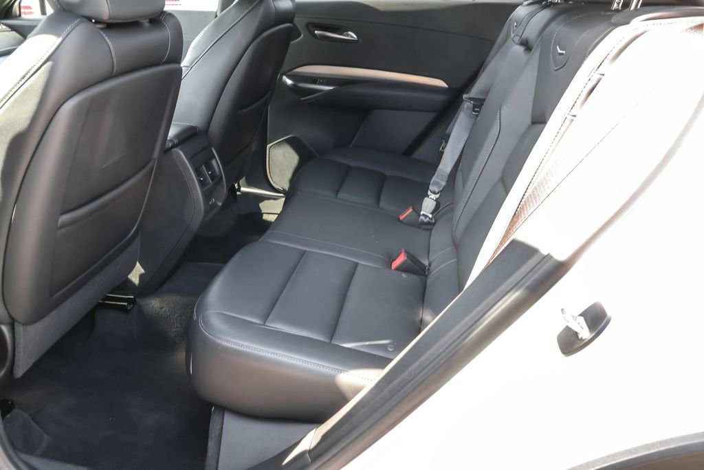 Used 2023 Cadillac XT4 Premium Luxury w/ Technology Package AWD/4WD image 32
